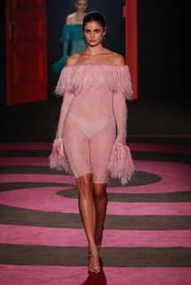 Taylor Hill feet photo thumbnail
