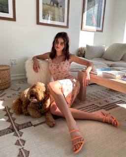 Taylor Hill feet photo thumbnail