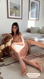 Taylor Hill feet photo thumbnail