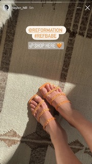 Taylor Hill feet photo thumbnail