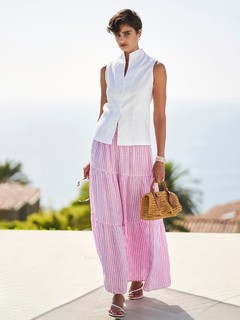 Taylor Hill feet photo thumbnail