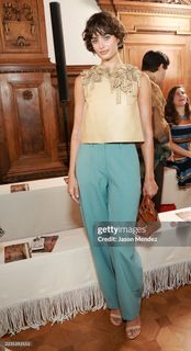 Taylor Hill feet photo thumbnail