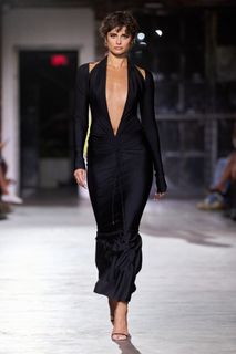 Taylor Hill feet photo thumbnail