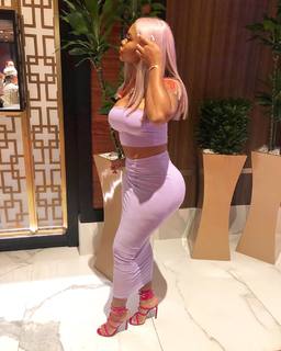 Taylor Hing feet photo thumbnail