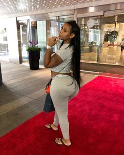 Taylor Hing feet photo thumbnail