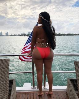 Taylor Hing feet photo thumbnail