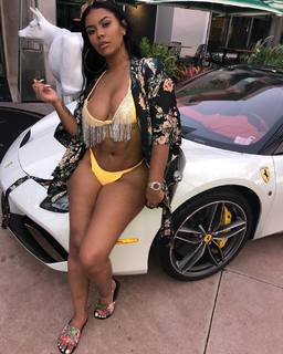 Taylor Hing feet photo thumbnail