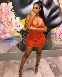 Taylor Hing feet photo thumbnail