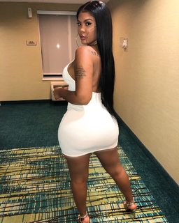 Taylor Hing feet photo thumbnail