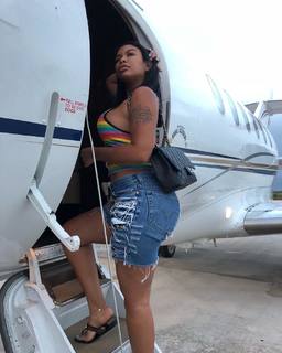 Taylor Hing feet photo thumbnail