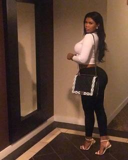 Taylor Hing feet photo thumbnail