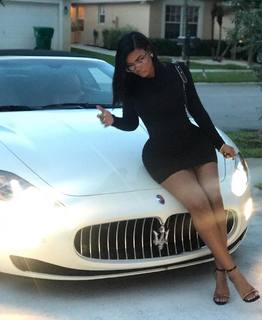 Taylor Hing feet photo thumbnail