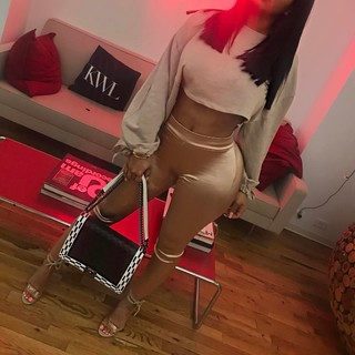 Taylor Hing feet photo thumbnail