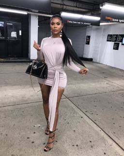 Taylor Hing feet photo thumbnail