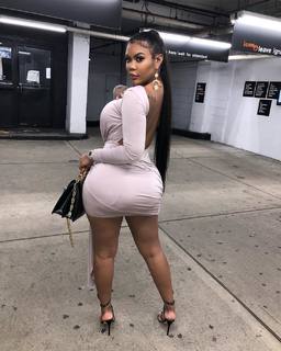 Taylor Hing feet photo thumbnail