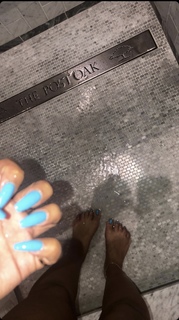 Taylor Hing feet photo thumbnail