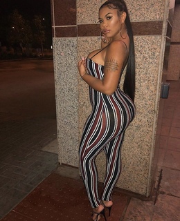 Taylor Hing feet photo thumbnail