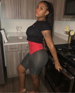 Taylor Hing feet photo thumbnail