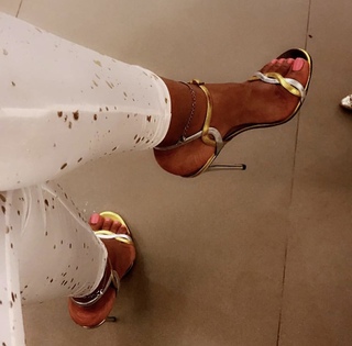 Taylor Hing feet photo thumbnail