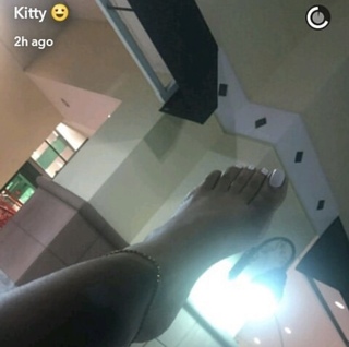 Taylor Hing feet photo thumbnail