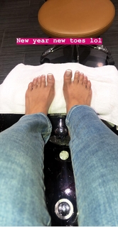 Taylor Hing feet photo thumbnail