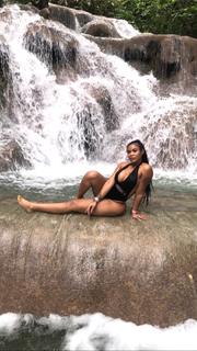 Taylor Hing feet photo thumbnail