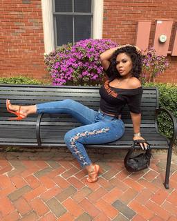 Taylor Hing feet photo thumbnail