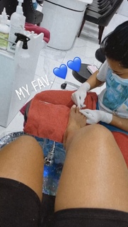 Taylor Hing feet photo thumbnail