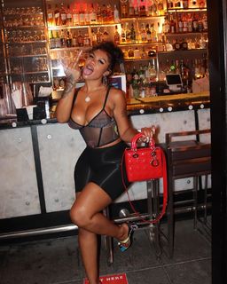 Taylor Hing feet photo thumbnail