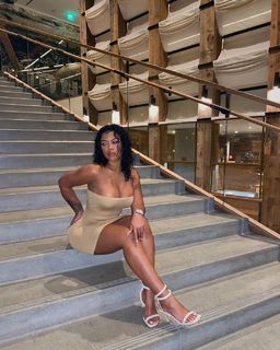 Taylor Hing feet photo thumbnail