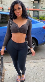 Taylor Hing feet photo thumbnail