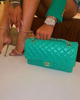 Taylor Hing feet photo thumbnail