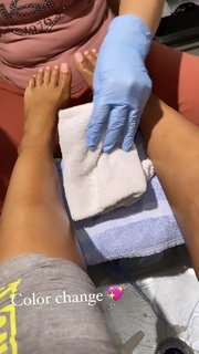Taylor Hing feet photo thumbnail