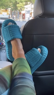 Taylor Hing feet photo thumbnail