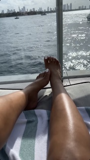 Taylor Hing feet photo thumbnail