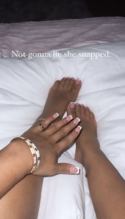 Taylor Hing feet photo thumbnail