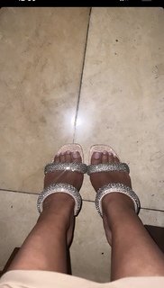 Taylor Hing feet photo thumbnail