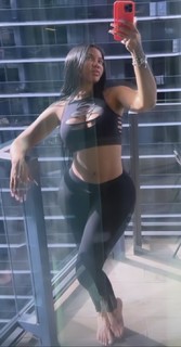 Taylor Hing feet photo thumbnail