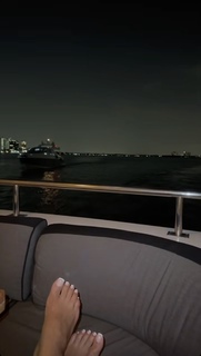 Taylor Hing feet photo thumbnail