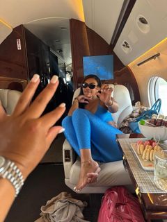 Taylor Hing feet photo thumbnail