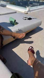 Taylor Hing feet photo thumbnail