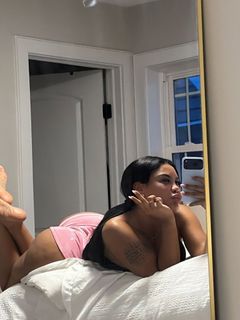 Taylor Hing feet photo 10