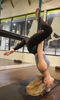 Taylor Hudson feet photo 11