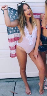 Taylor Hudson feet photo 8
