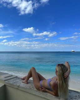 Taylor Hudson feet photo 19