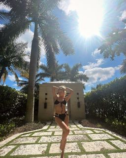 Taylor Hudson feet photo 17