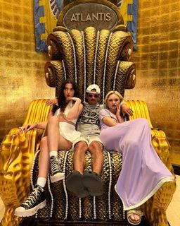Taylor Hudson feet photo 13