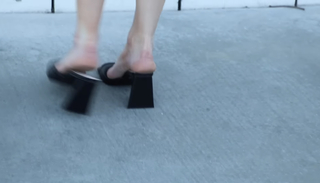 Taylor Hudson feet photo 9
