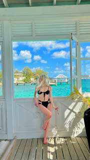 Taylor Hudson feet photo 14