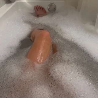 Taylor Hudson feet photo 13
